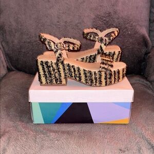 Stylish Black and Gold Women's Platform Sandals